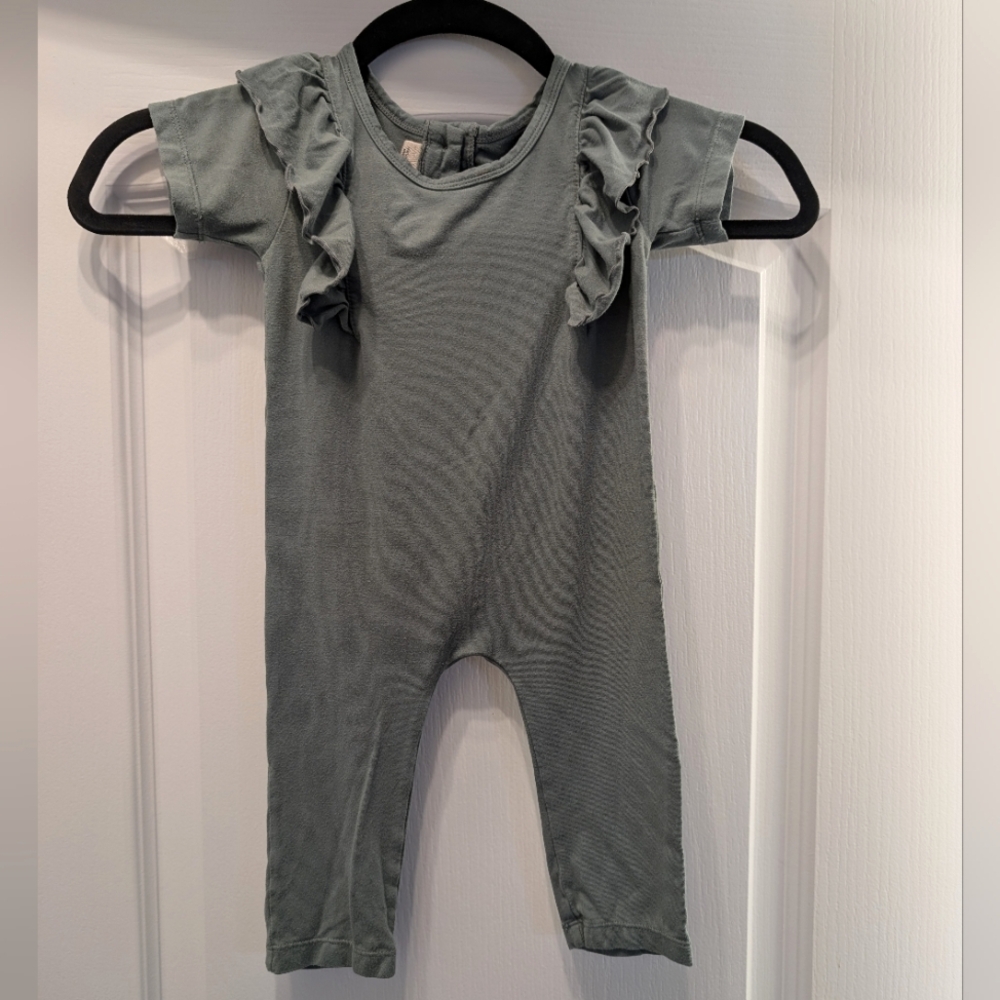 2/$20 ✨Toddler Bamboo Ruffle Romper